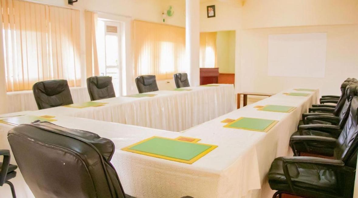 Country Lake Resort Garuga Энтеббе Экстерьер фото