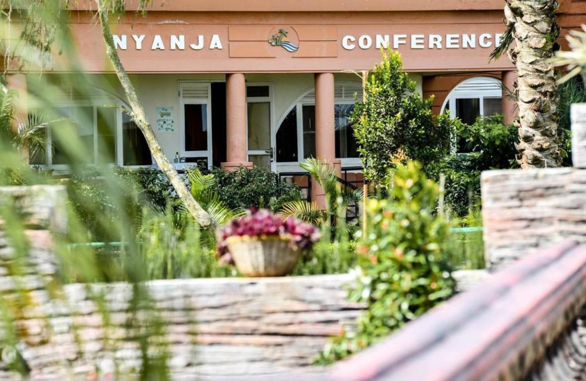 Country Lake Resort Garuga Энтеббе Экстерьер фото
